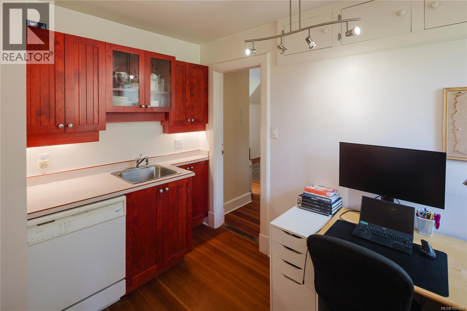 1618 Rockland Ave - 56