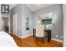 1527 18 Avenue NW - photo 23
