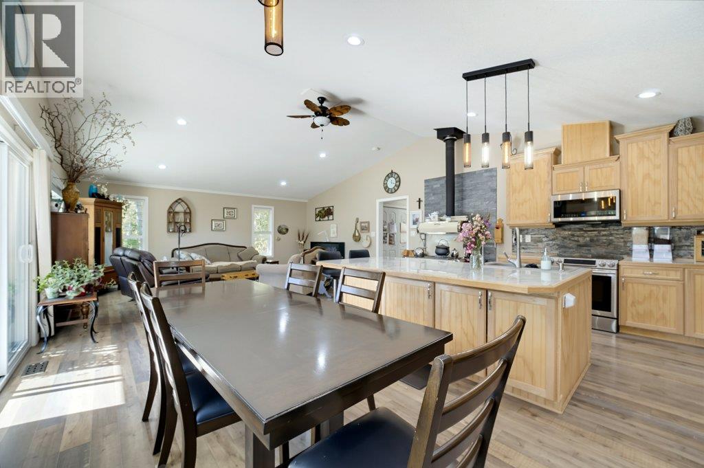 741 Gardom Lake Road - 10