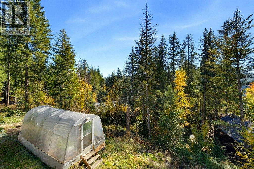 741 Gardom Lake Road - 12