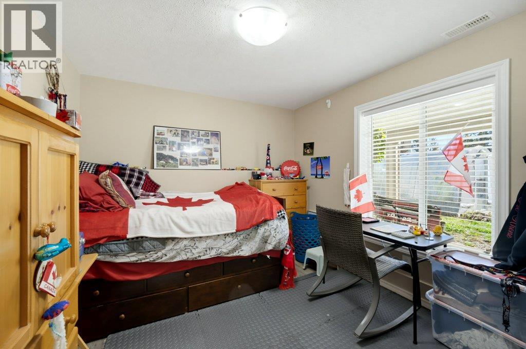 741 Gardom Lake Road - 23