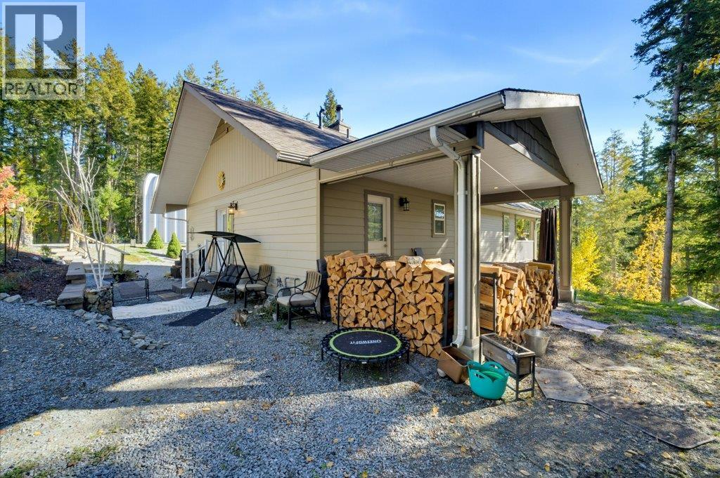 741 Gardom Lake Road - 38