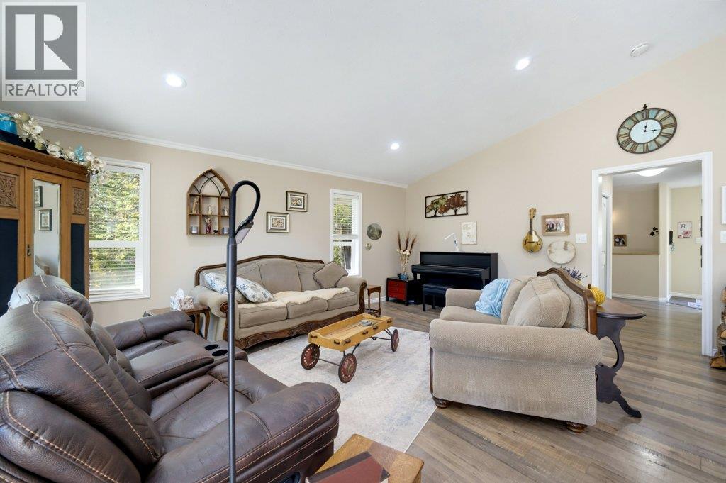 741 Gardom Lake Road - 5