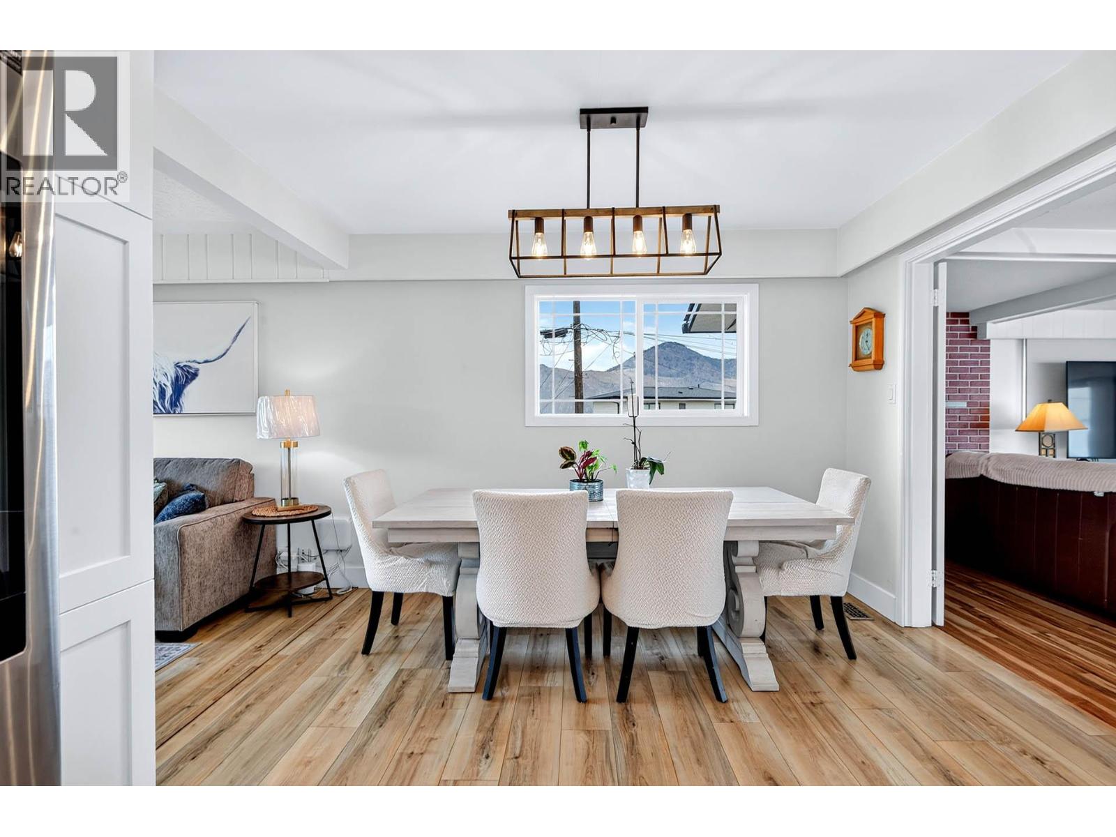 1515 ROBINSON Crescent - 32