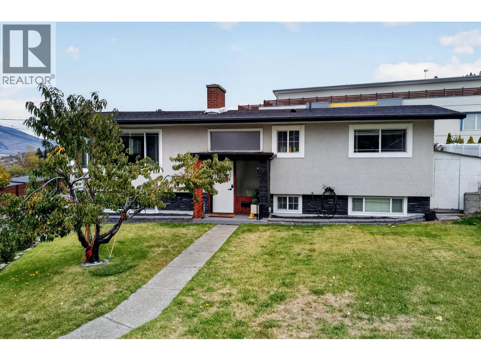 1515 ROBINSON Crescent - 35