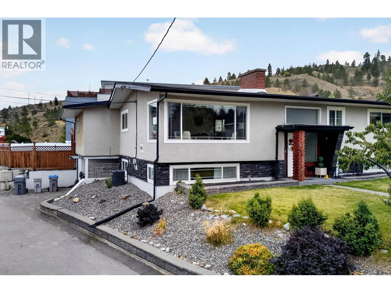 1515 ROBINSON Crescent - 36