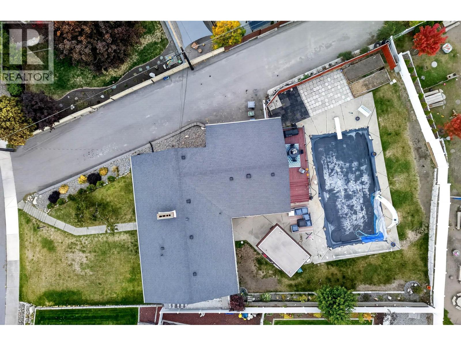 1515 ROBINSON Crescent - 42