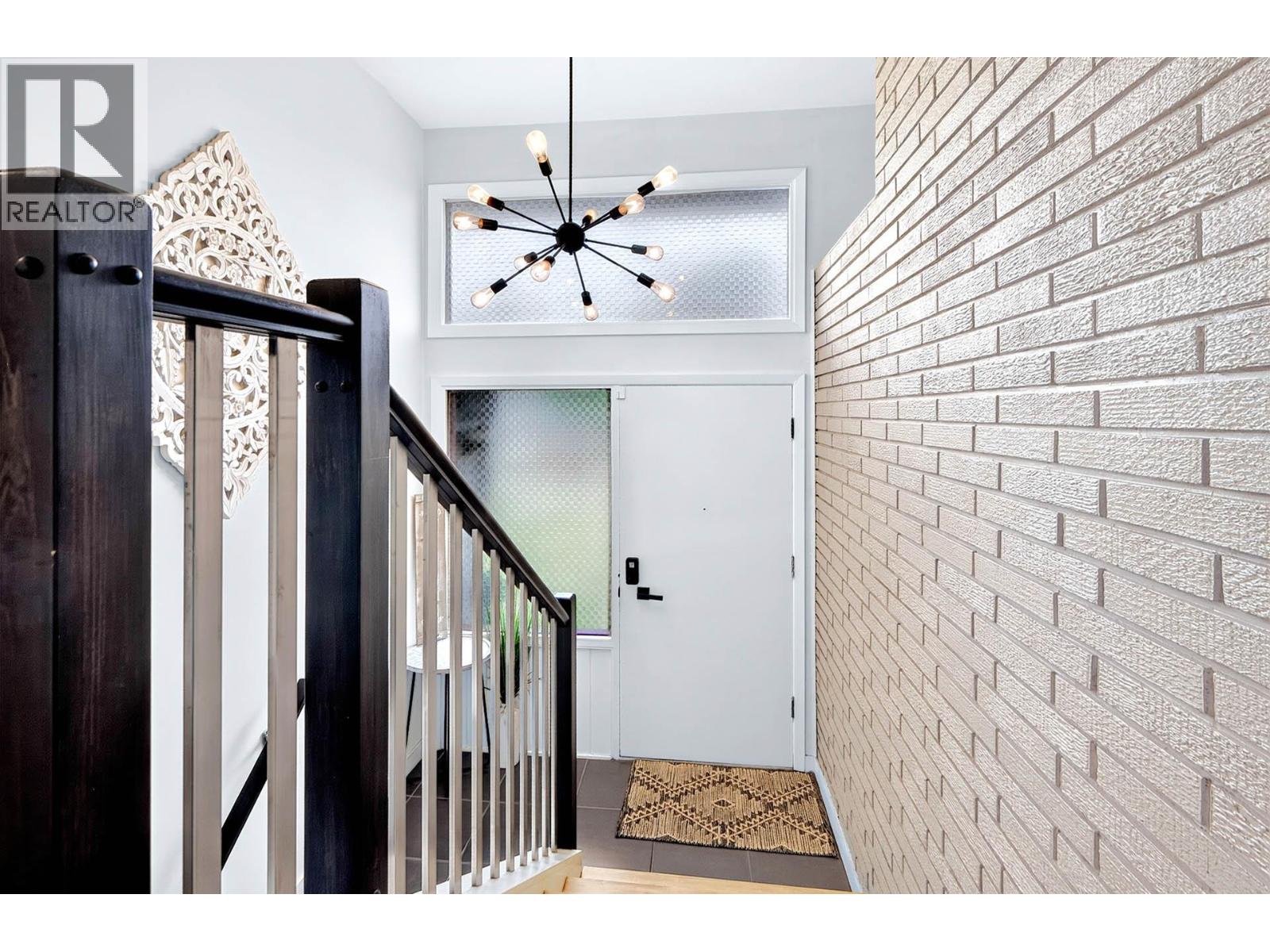 1515 ROBINSON Crescent - 47