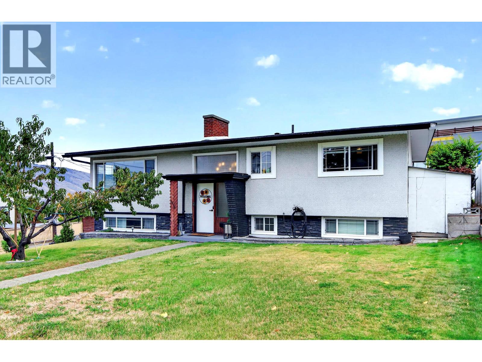 1515 ROBINSON Crescent - 48