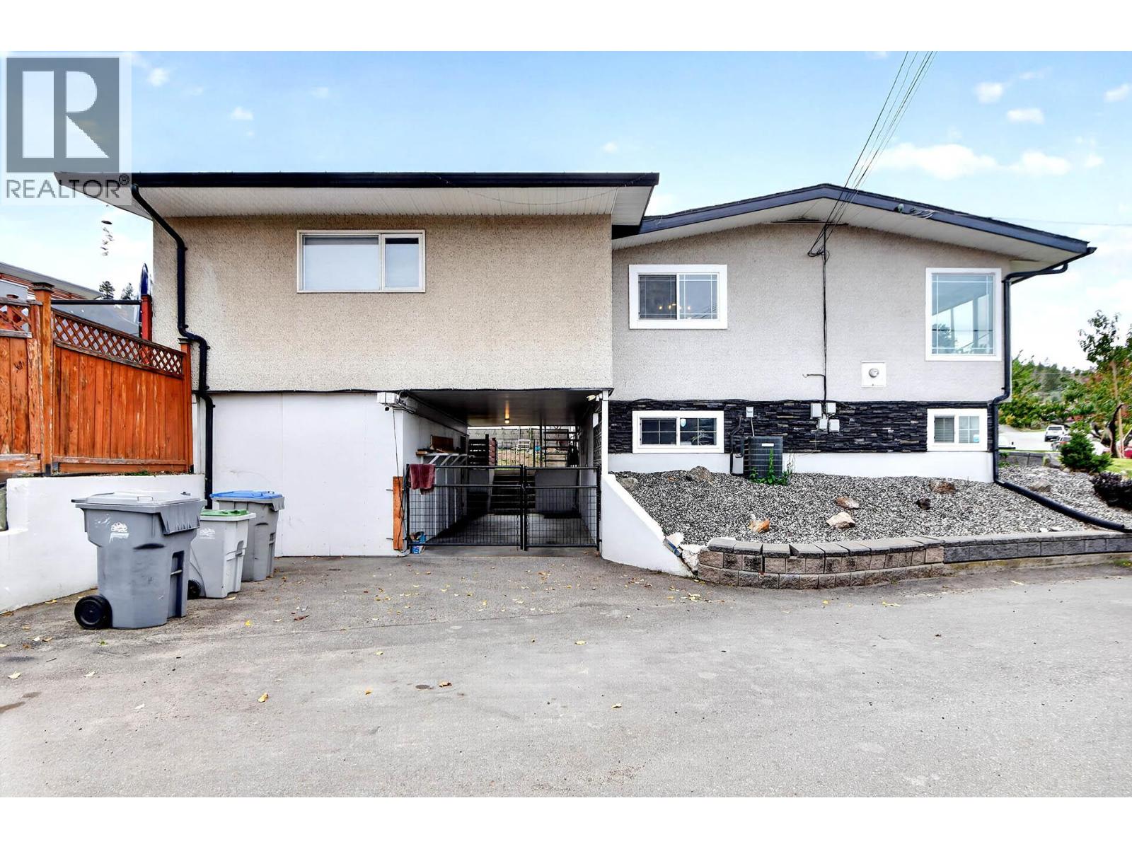 1515 ROBINSON Crescent - 50