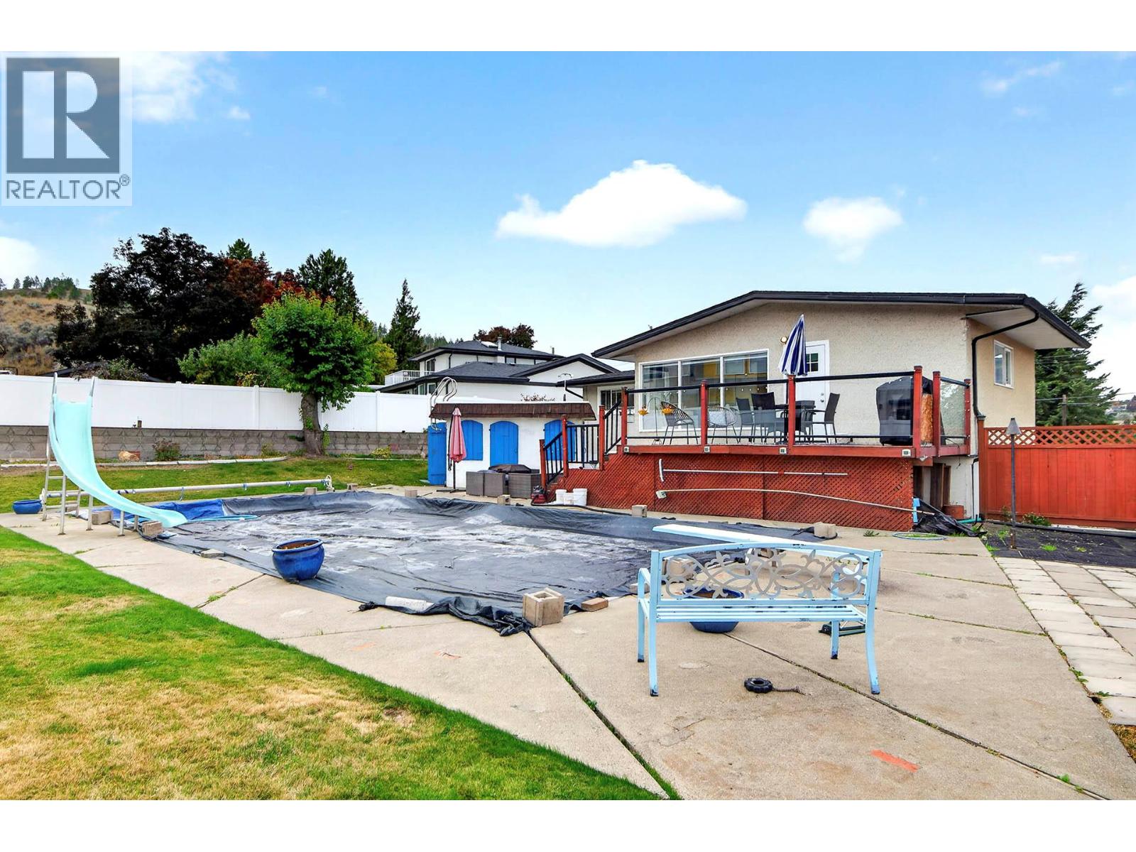 1515 ROBINSON Crescent - 54