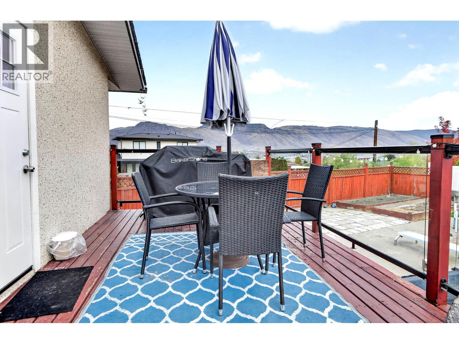 1515 ROBINSON Crescent - 60