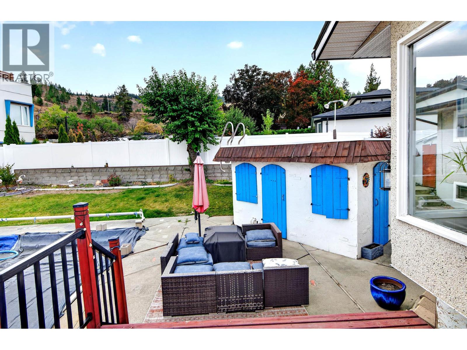 1515 ROBINSON Crescent - 62