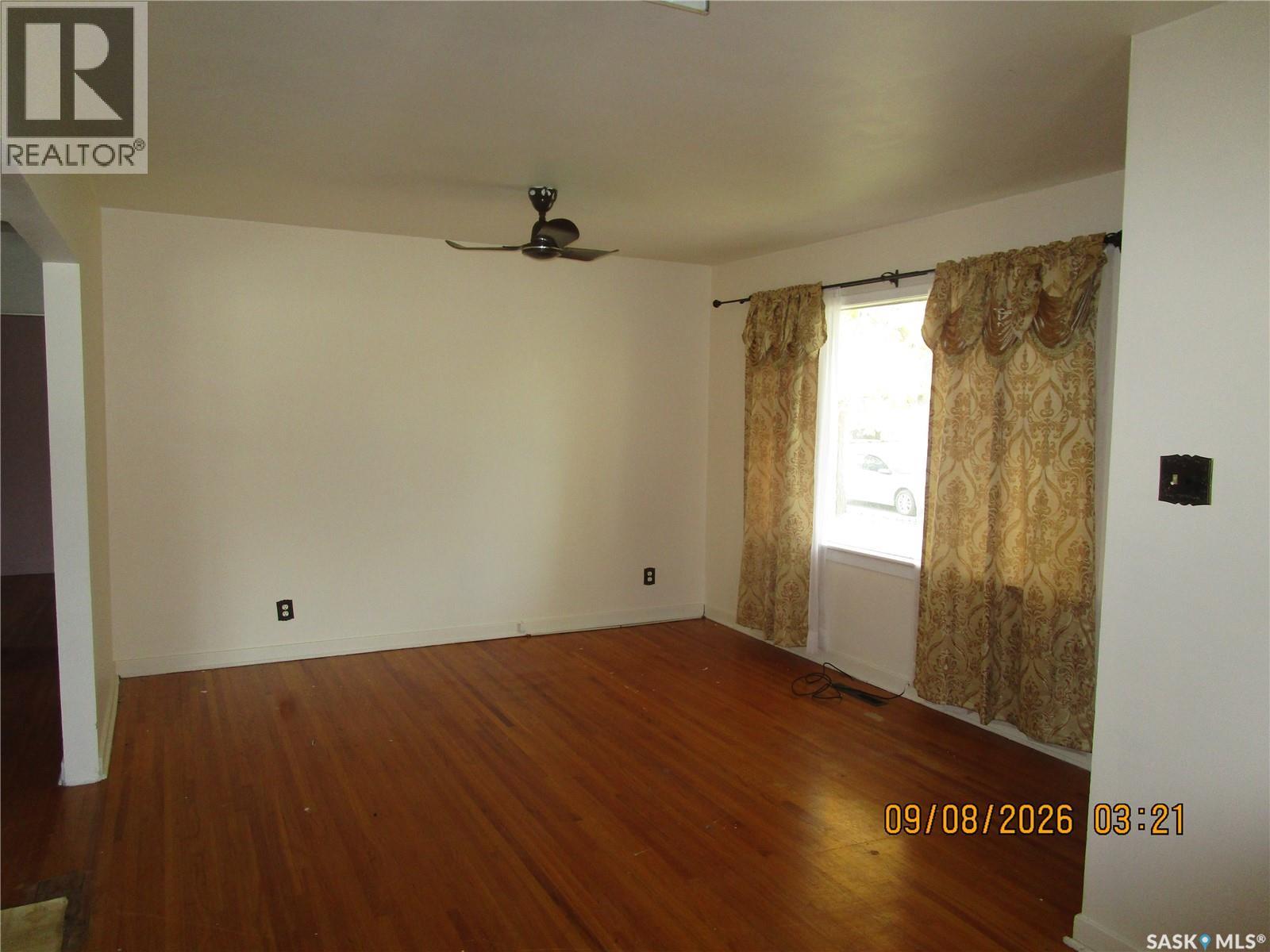 215 DOMINION ROAD - 10