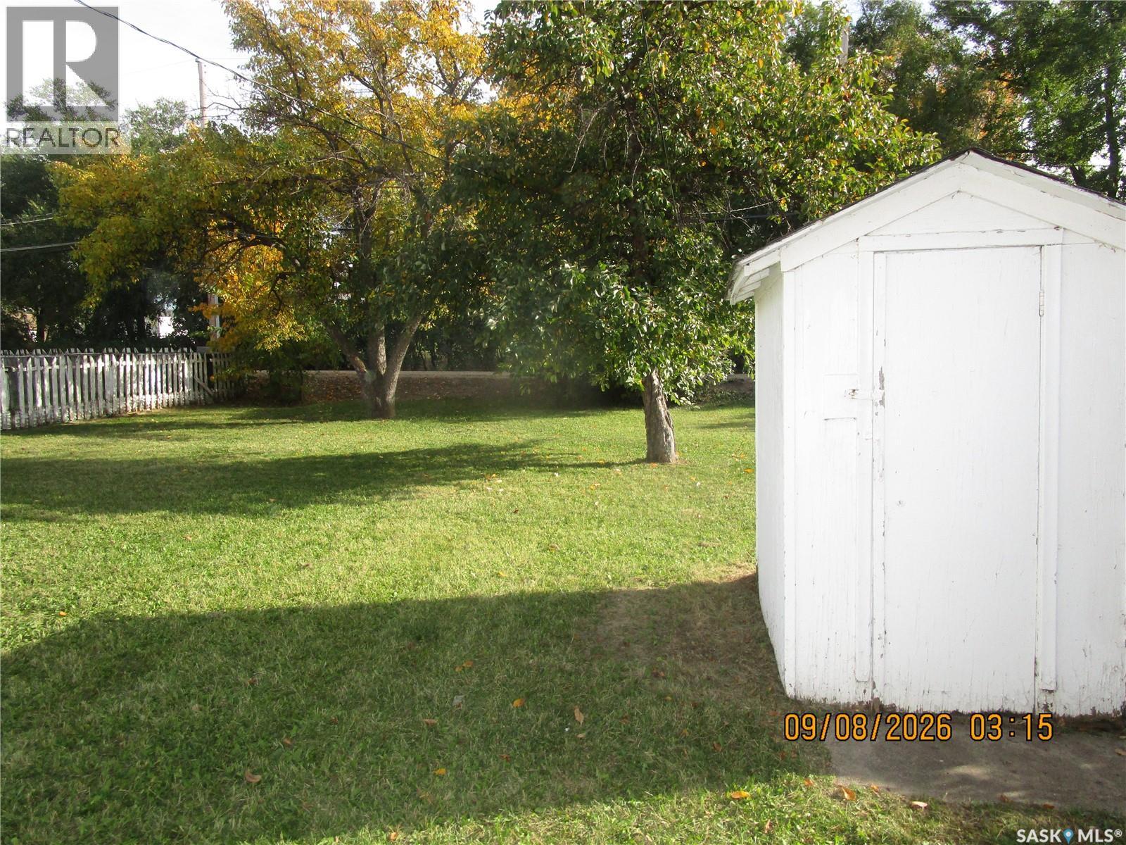 215 DOMINION ROAD, Assiniboia — photo 5