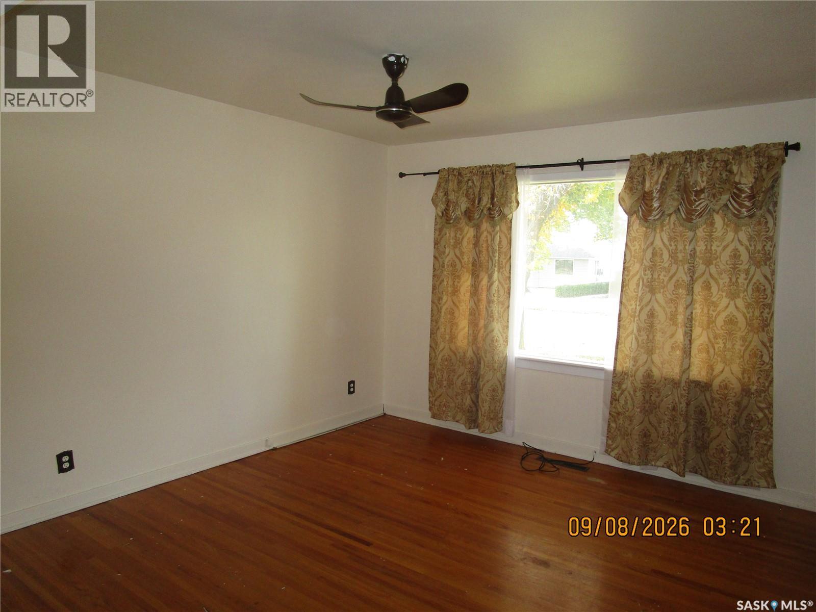 215 DOMINION ROAD - 8