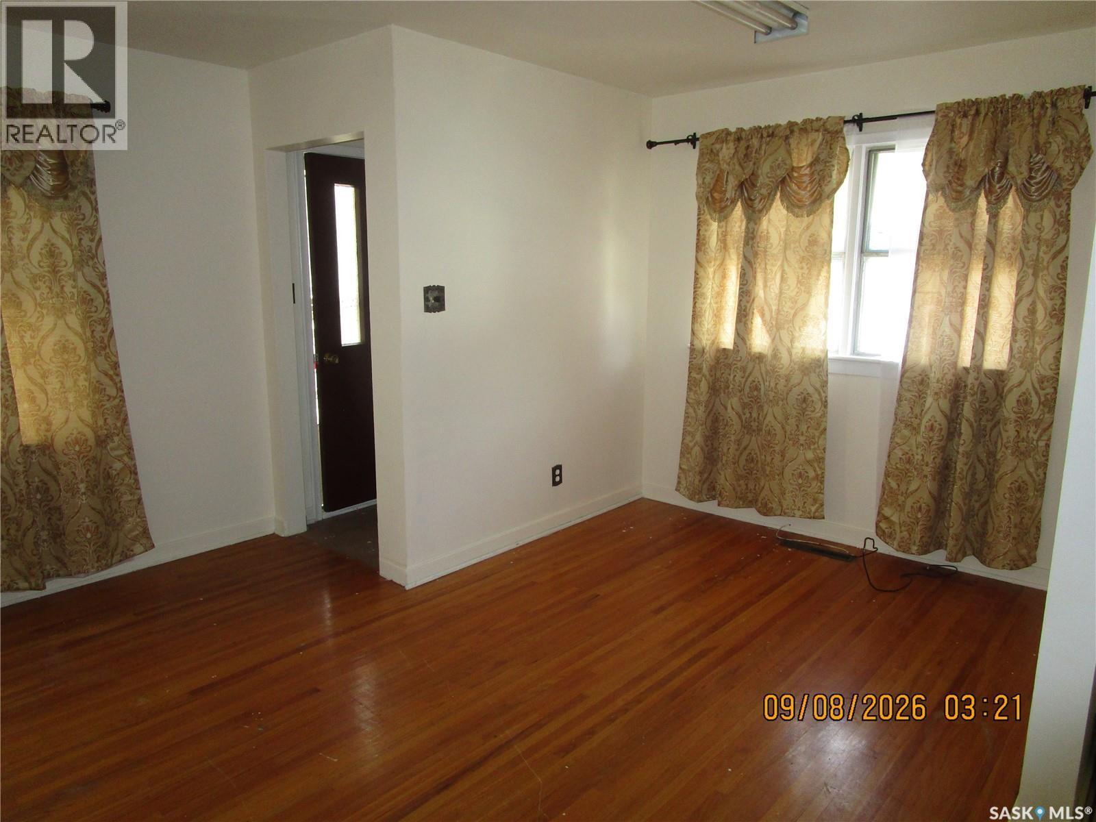 215 DOMINION ROAD, Assiniboia — photo 9