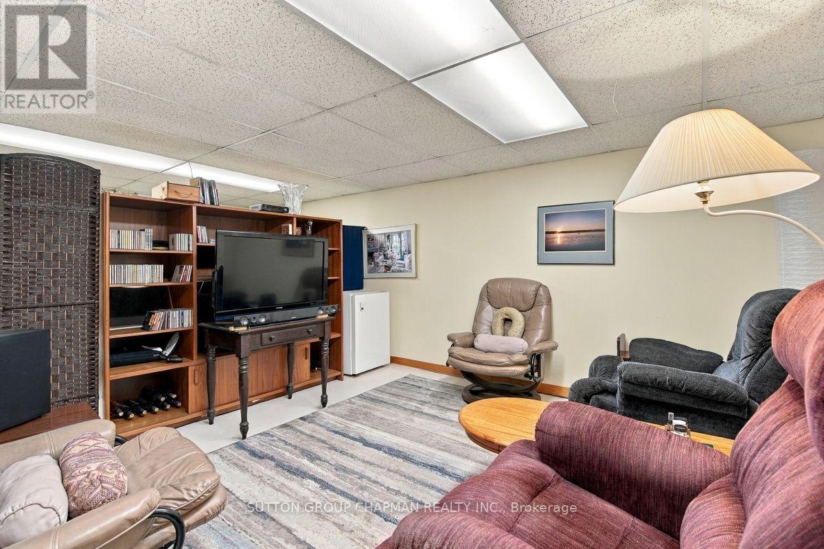 605 Kingsway Avenue — photo 32