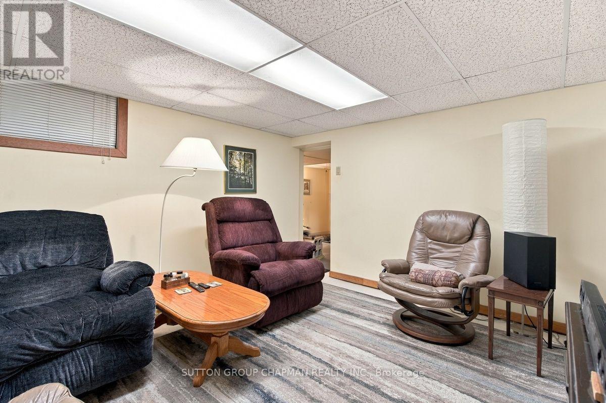 605 Kingsway Avenue — photo 33