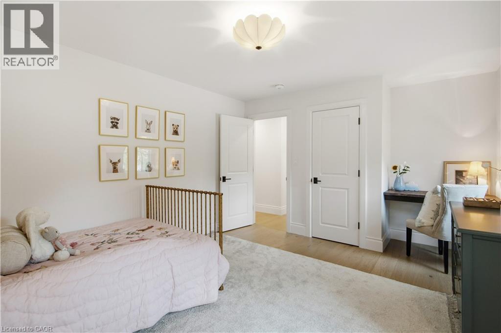 890 Forest Glen Avenue — photo 32
