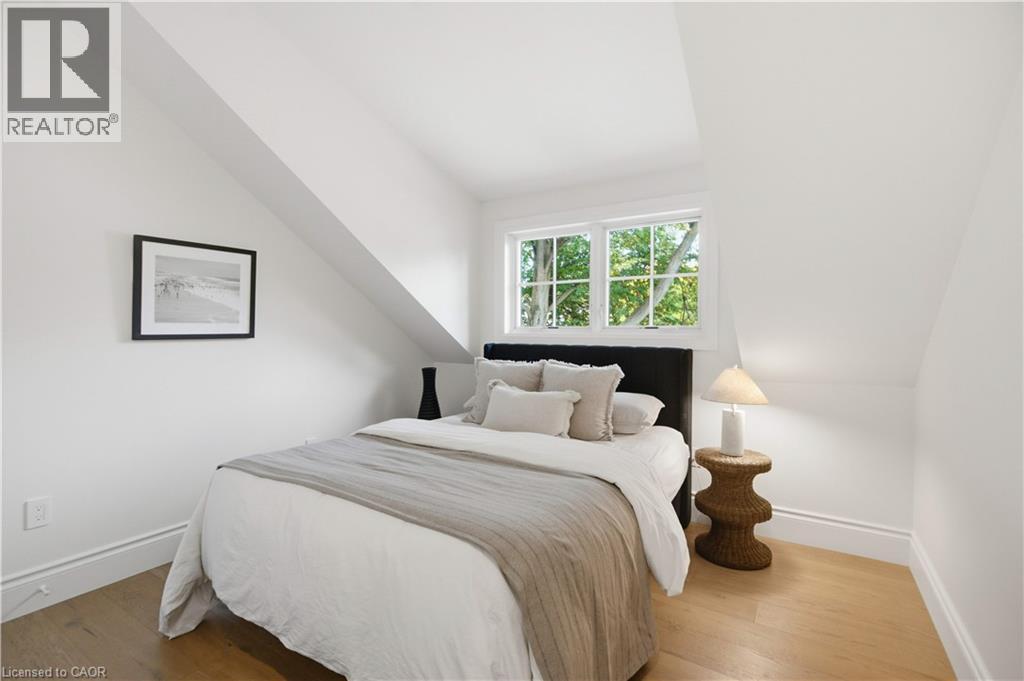 890 Forest Glen Avenue — photo 35