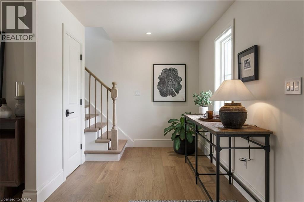 Photo of 890 FOREST GLEN Avenue