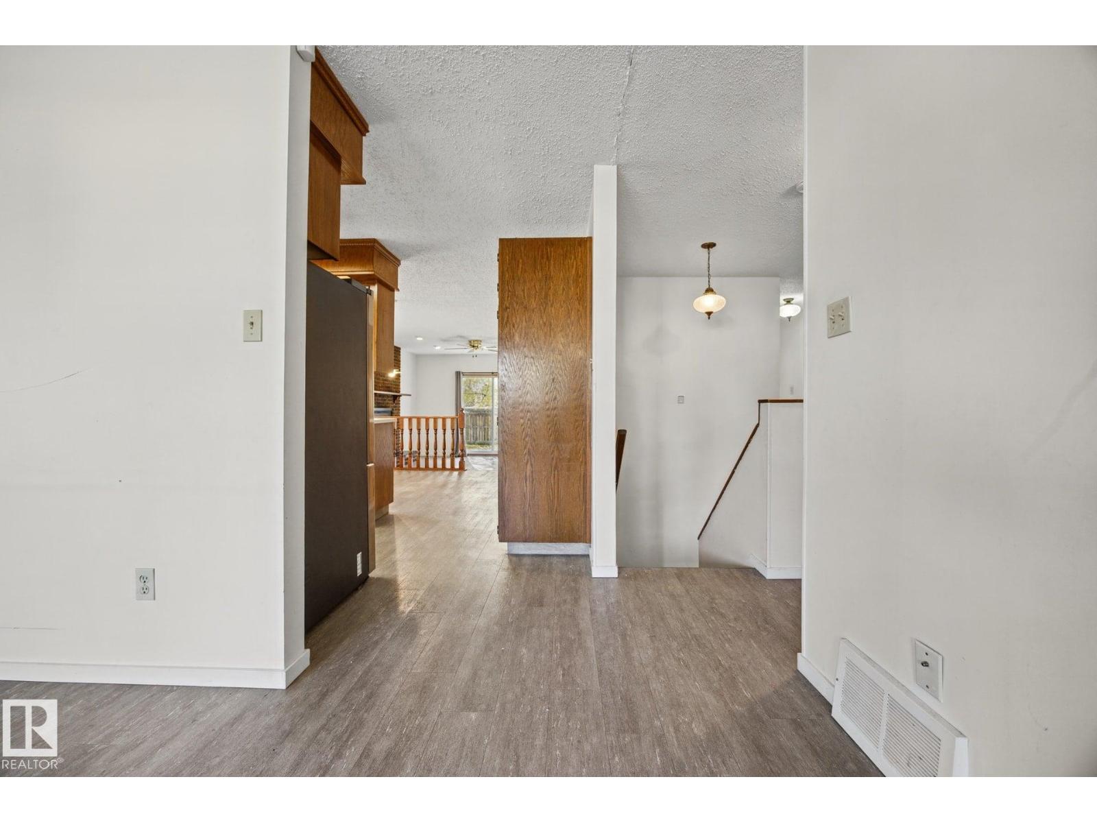 1931 145 Avenue NW, photo 13