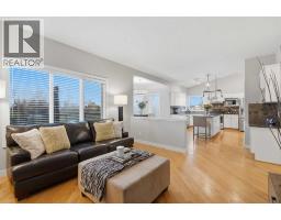 4pc Bathroom - 211 Douglasview Road Se, Calgary, AB T2Z2S1 Photo 15
