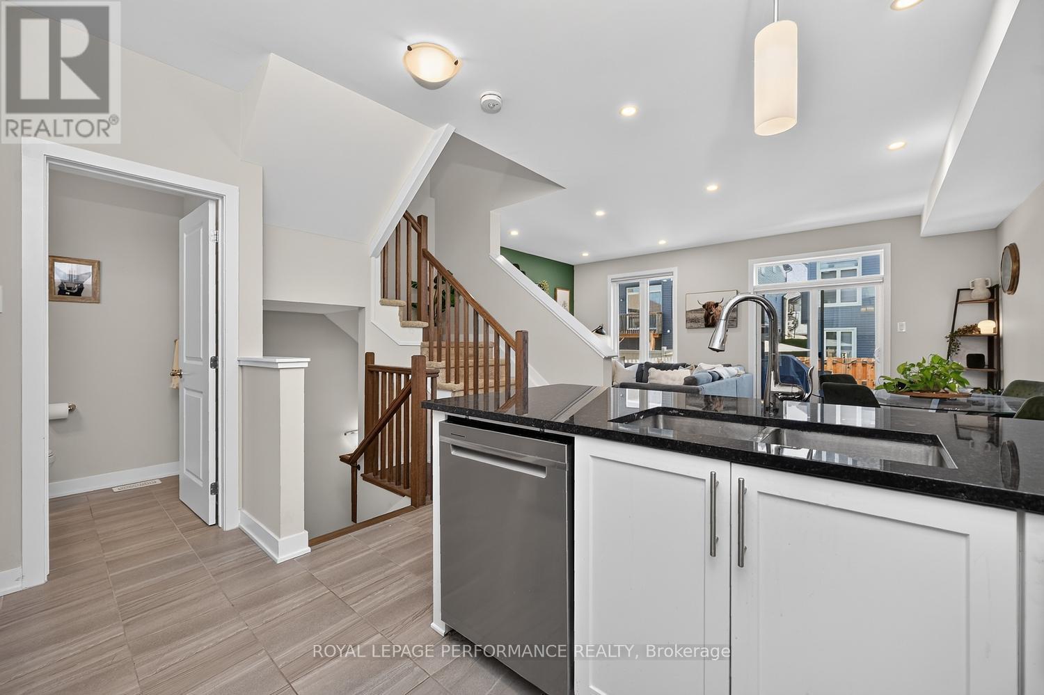 1016 Kijik Crescent