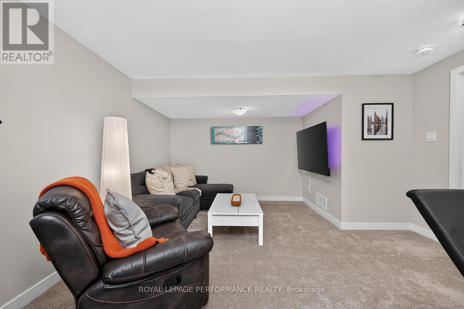 1016 Kijik Crescent
