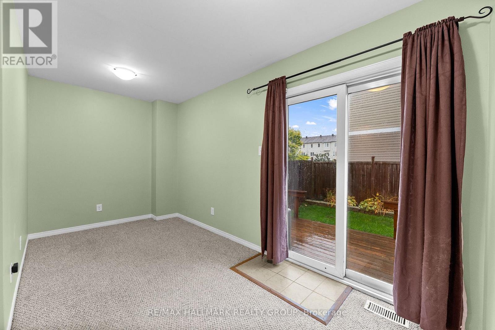 584 SIMRAN PRIVATE, Ottawa — photo 10