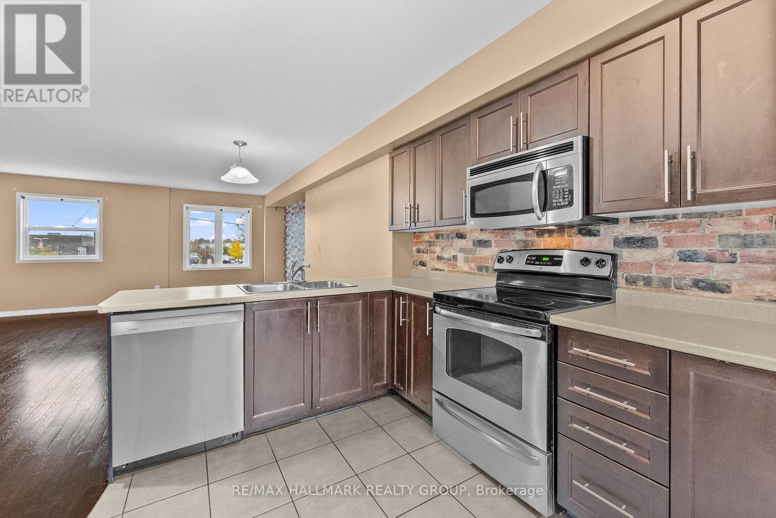 584 Simran Private — photo 18