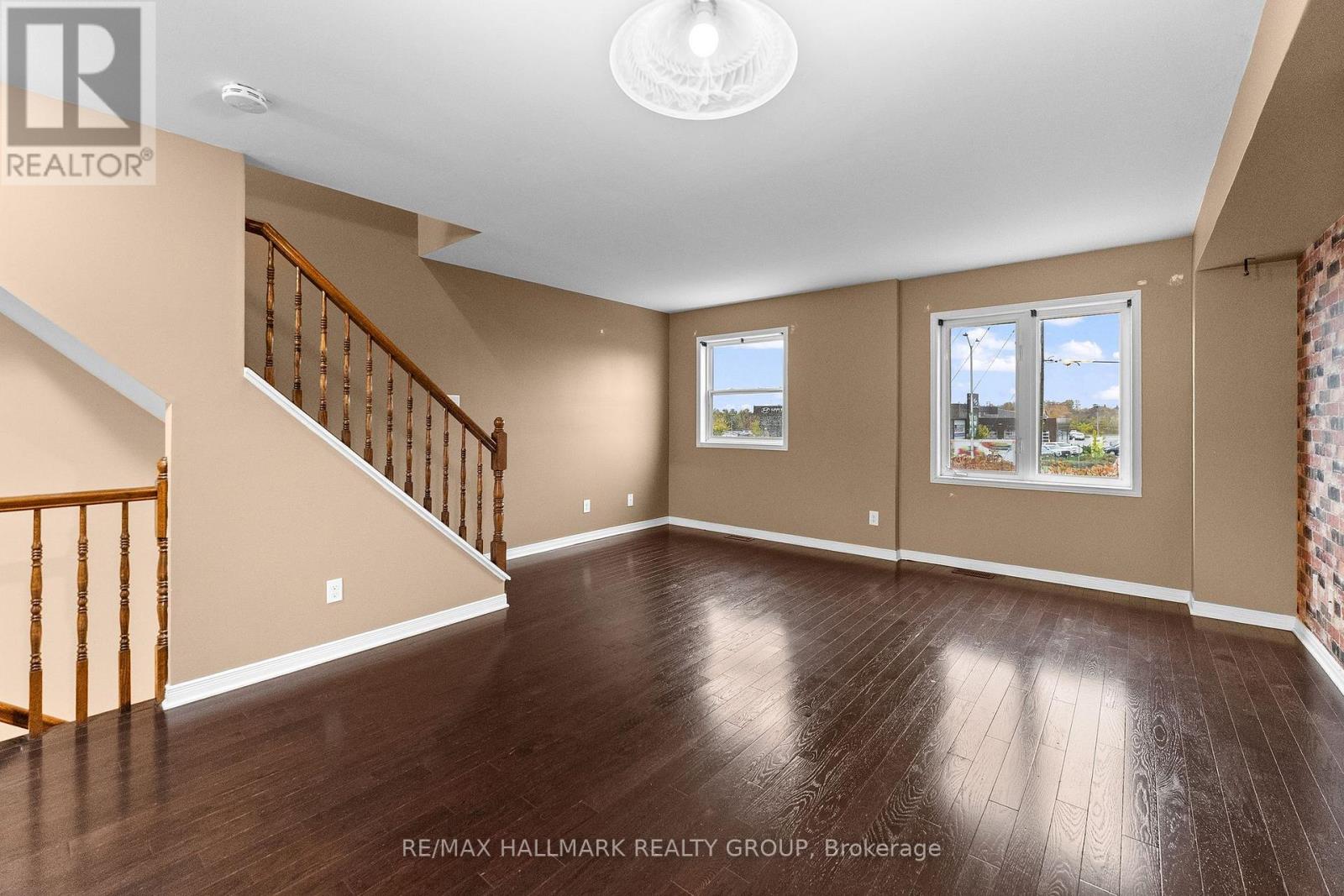 584 Simran Private — photo 21