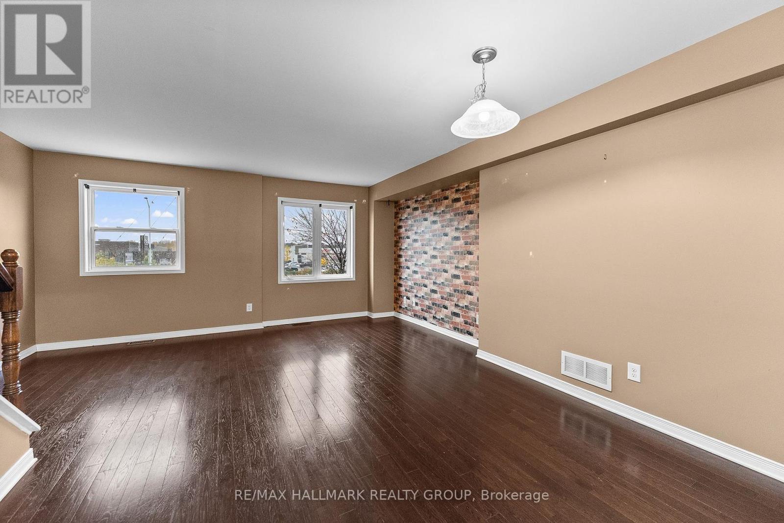 584 Simran Private — photo 23