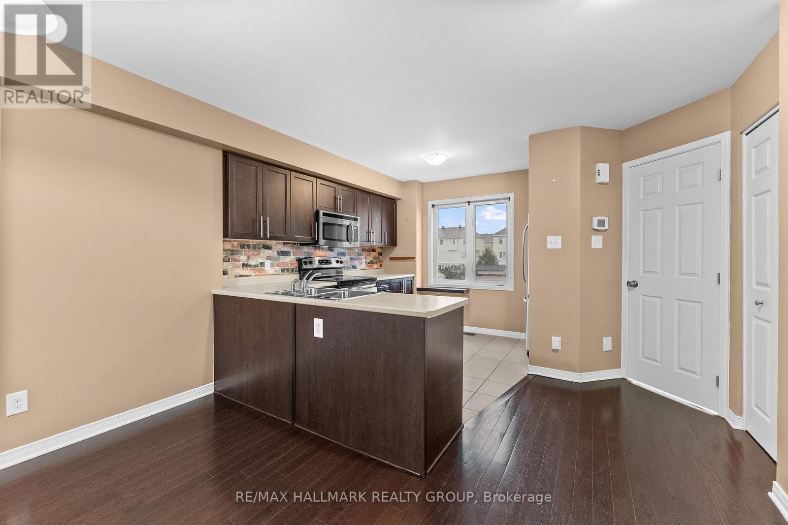 584 Simran Private — photo 28