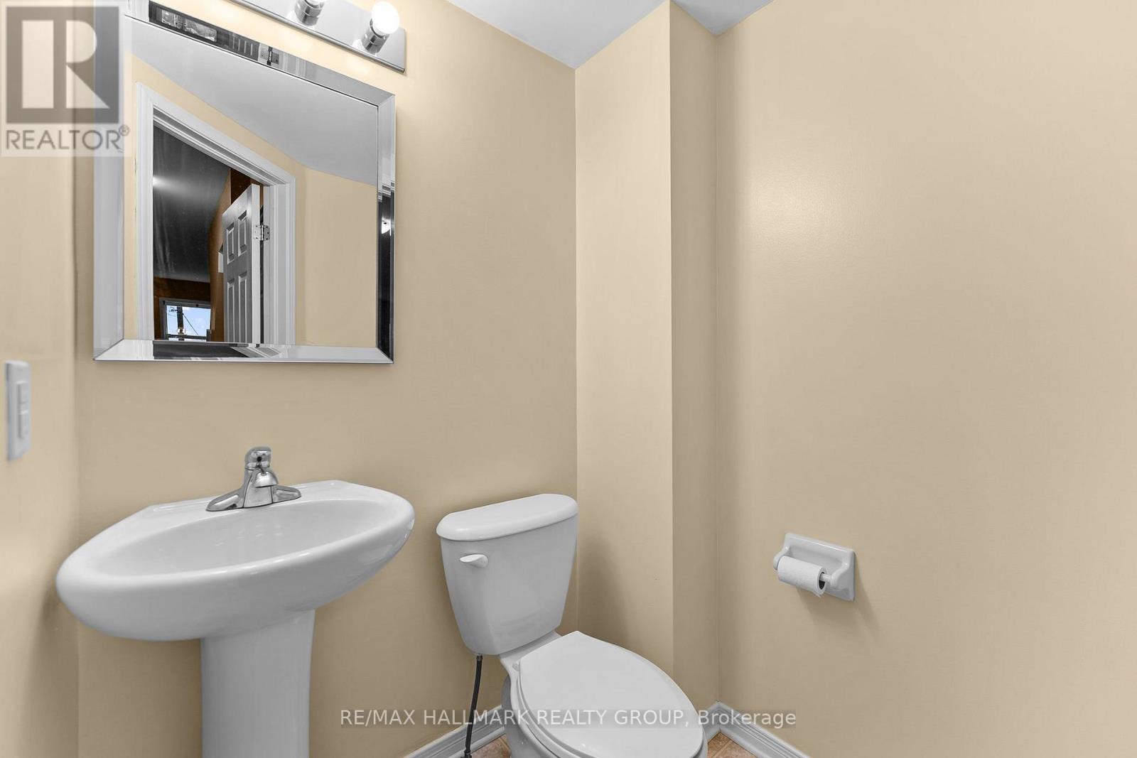 584 Simran Private — photo 30