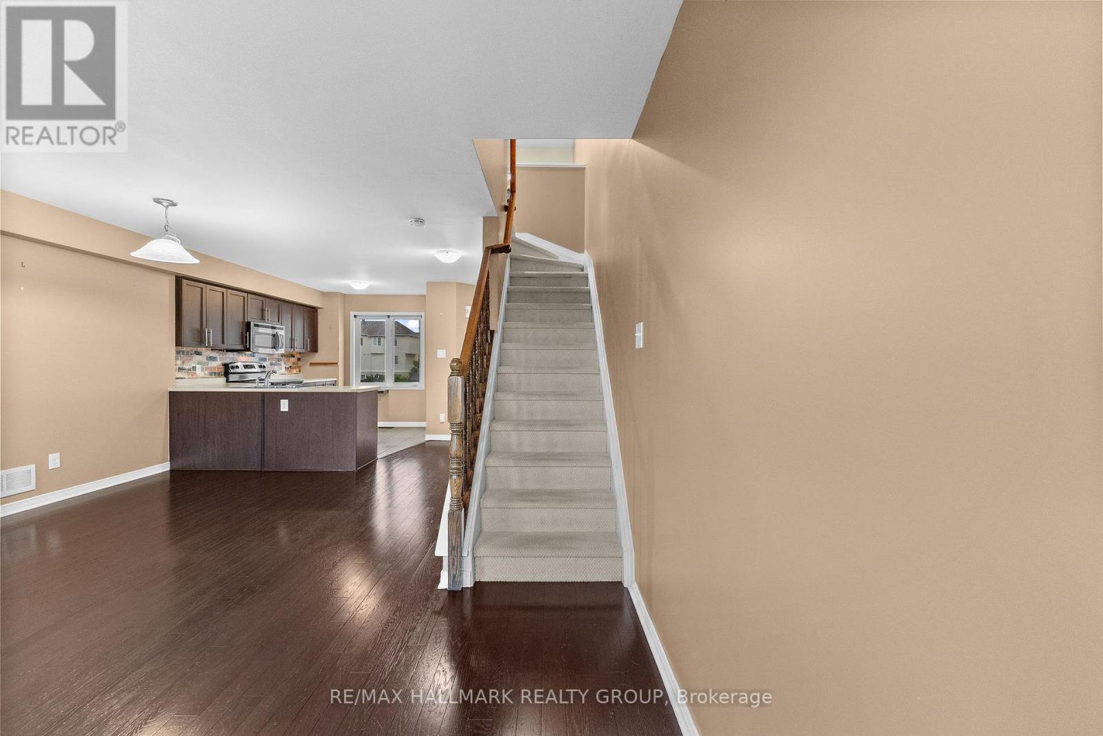 584 Simran Private — photo 31