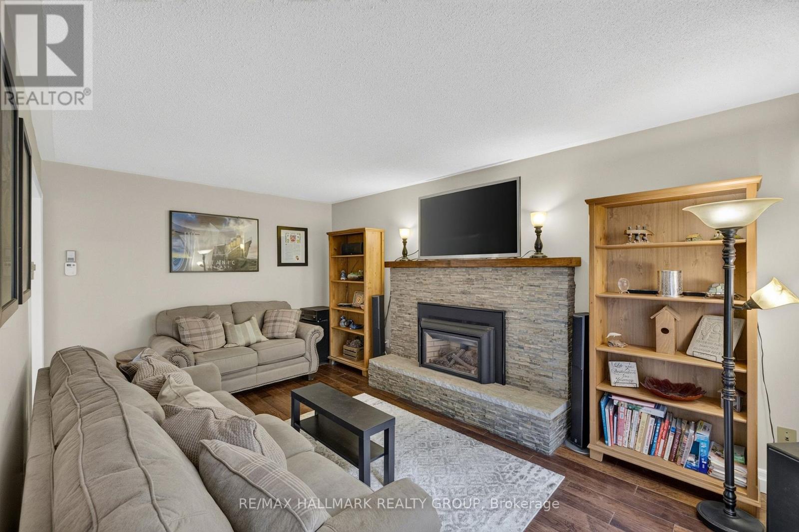 125 Margaret Place — photo 16