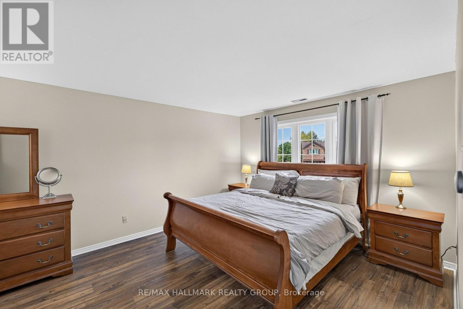 125 Margaret Place — photo 25