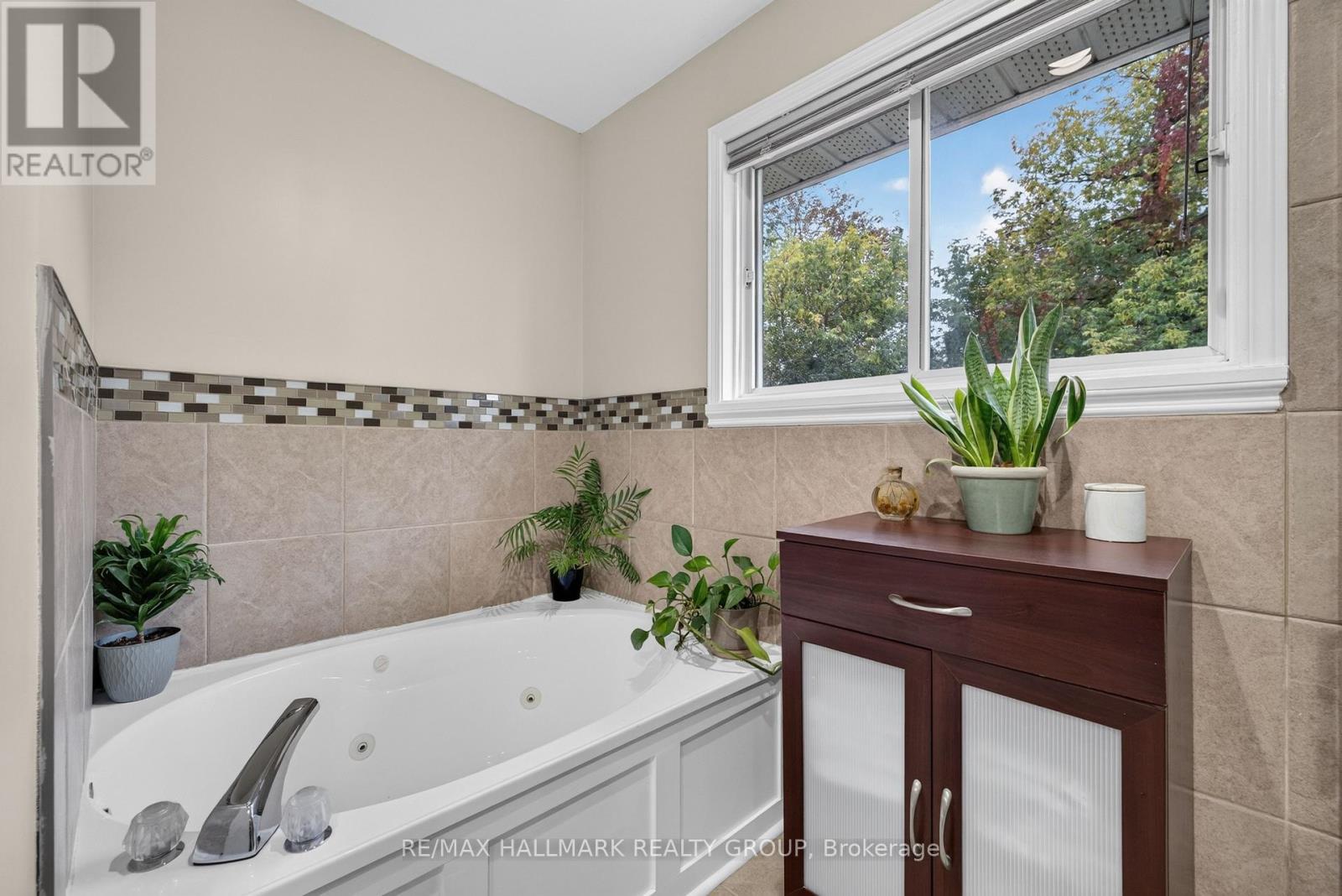 125 Margaret Place — photo 27
