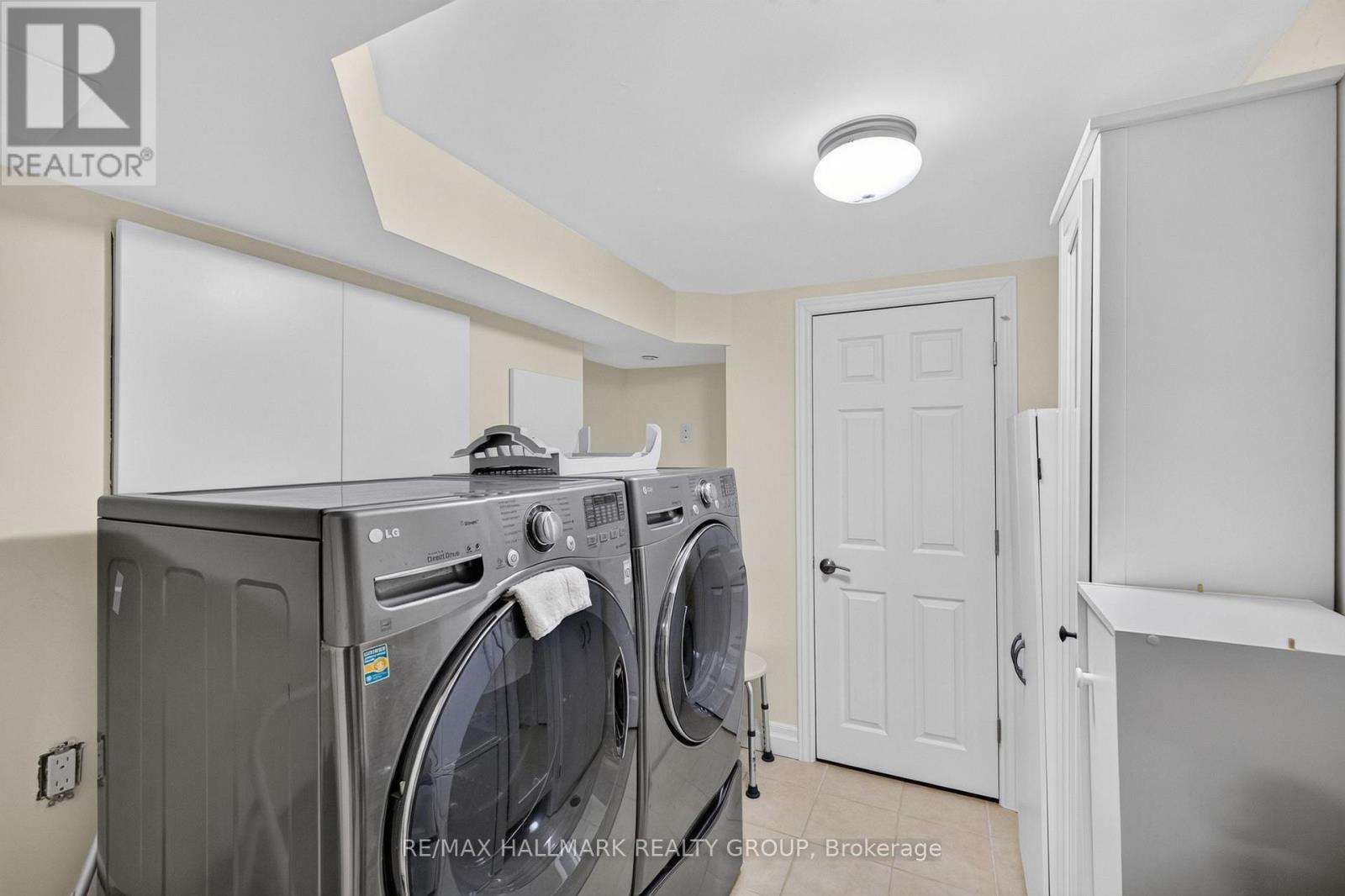 125 Margaret Place — photo 39