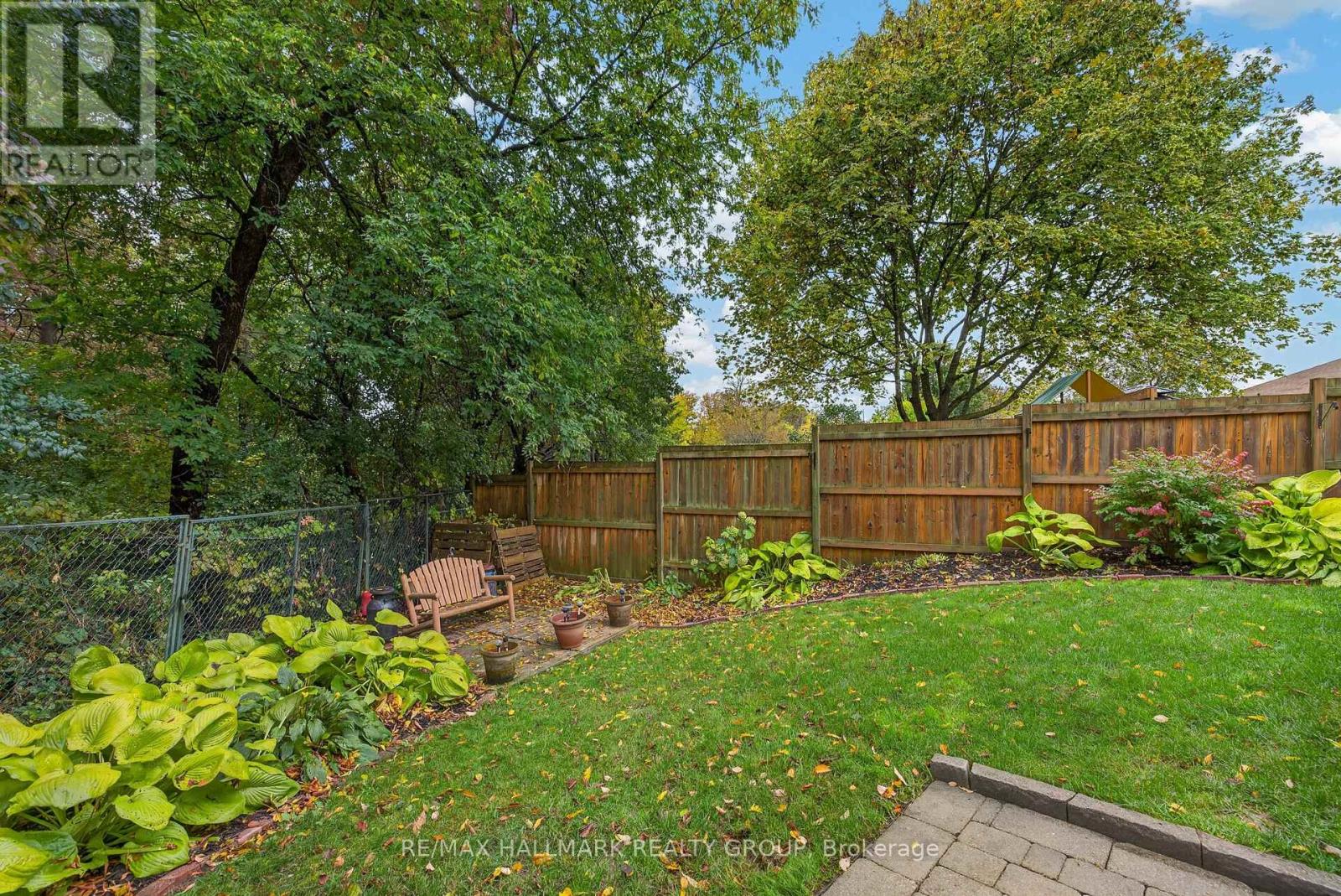 125 Margaret Place — photo 42