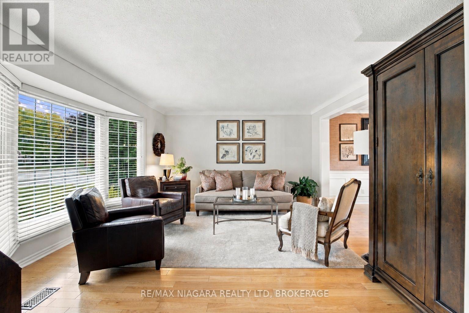 7 Colonel Butler Crescent — photo 18