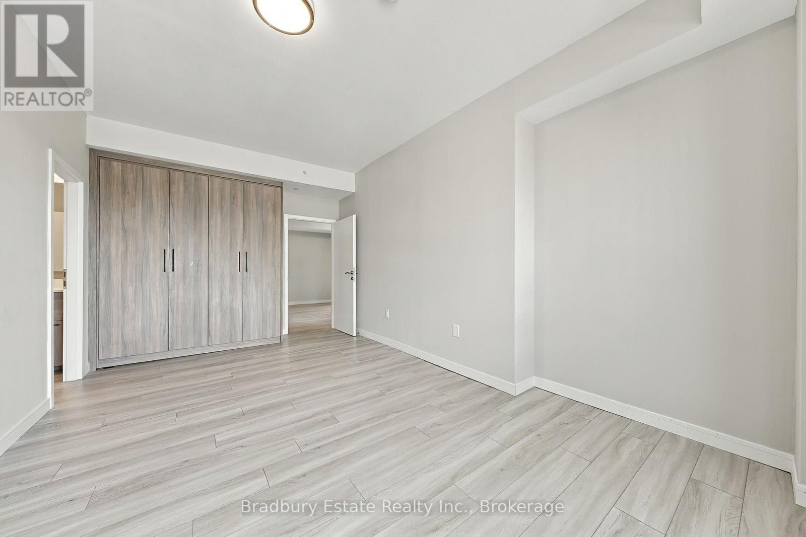 20 George Street — photo 14
