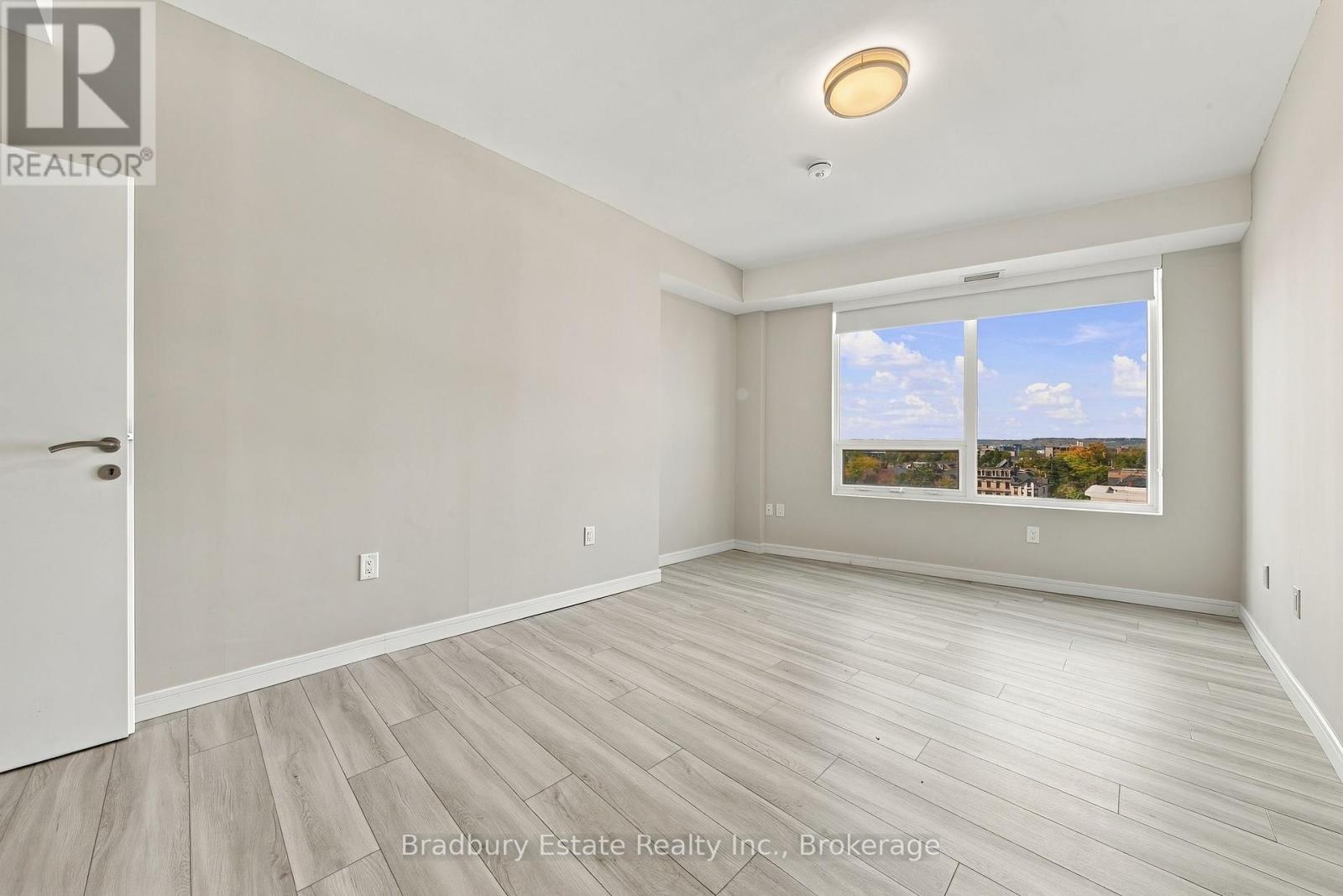 20 George Street — photo 16