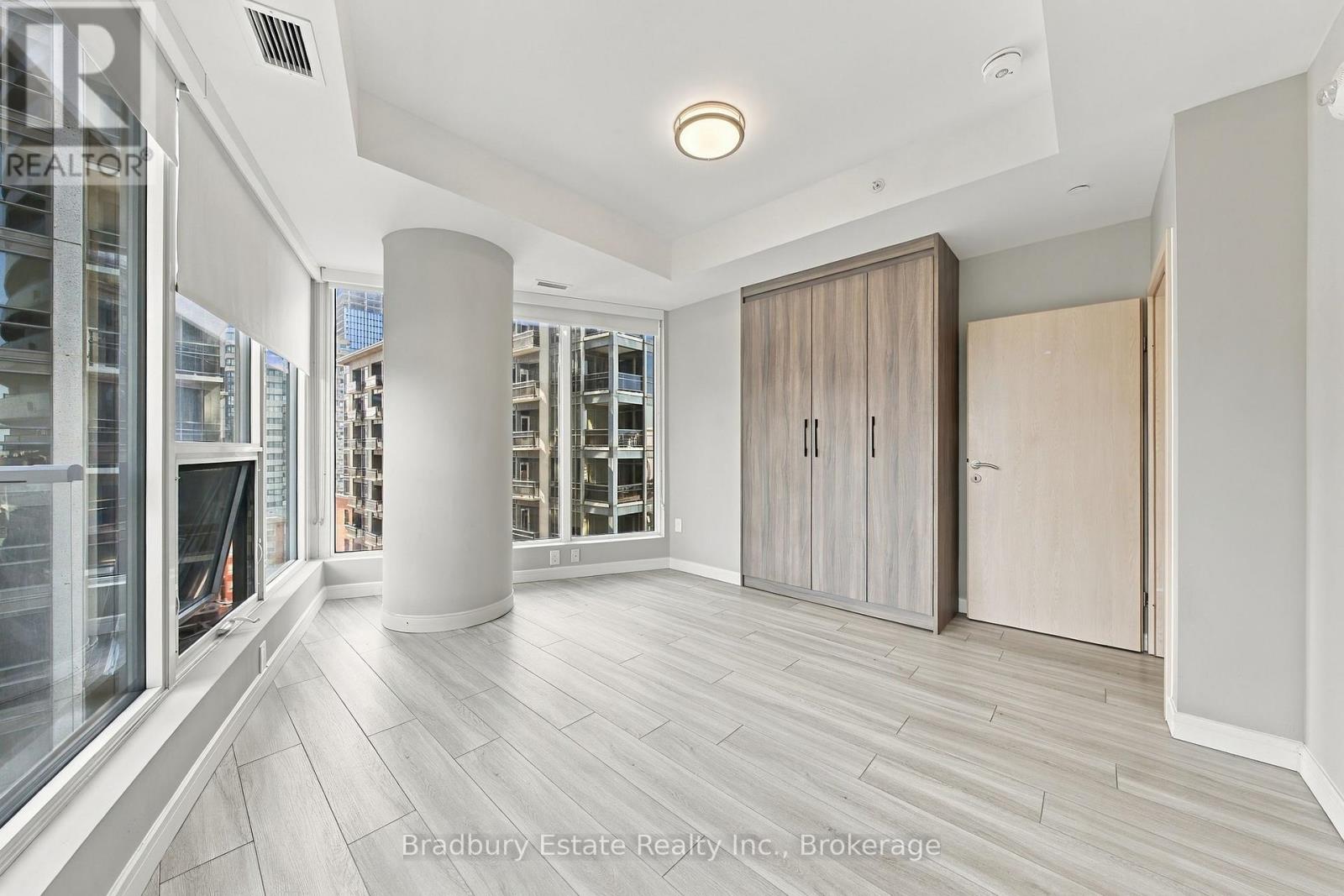20 George Street — photo 23