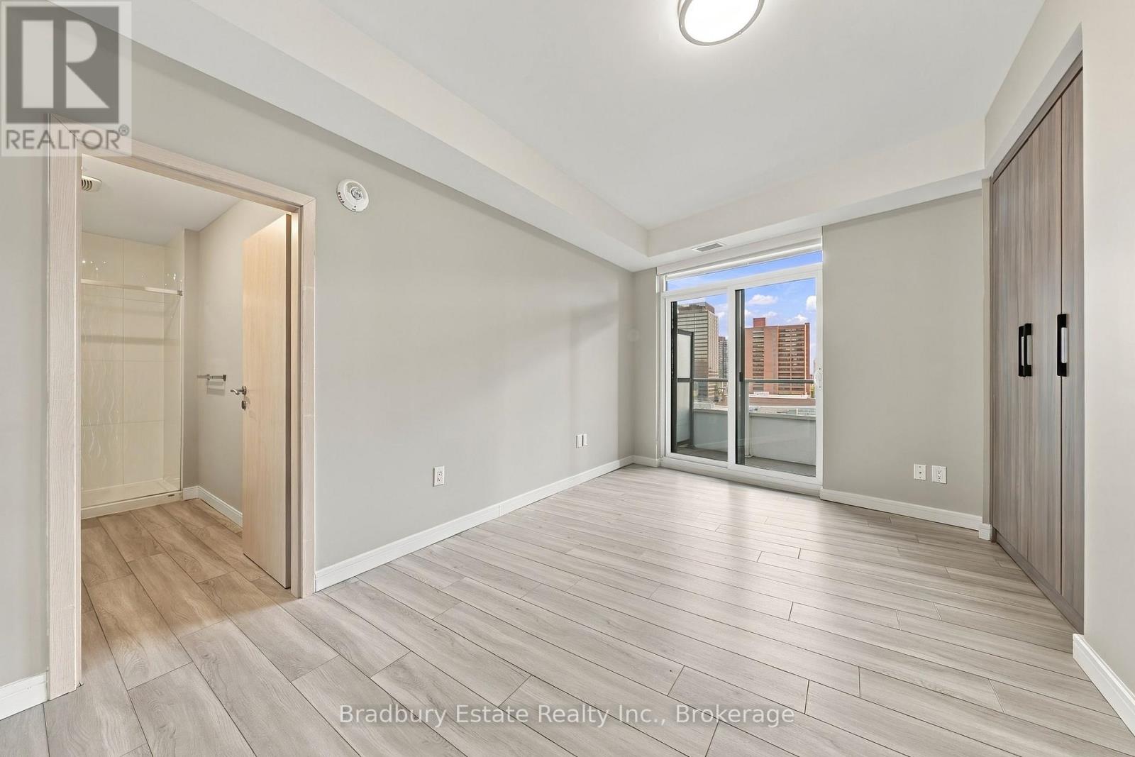 20 George Street — photo 24