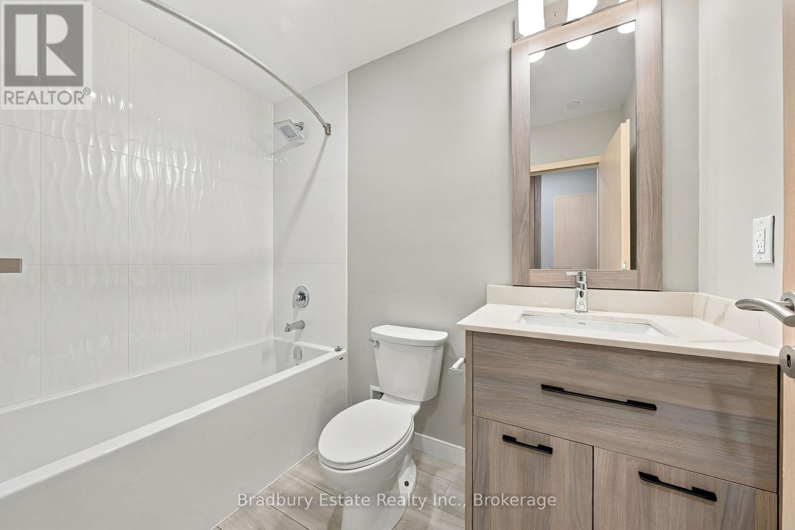 20 George Street — photo 26
