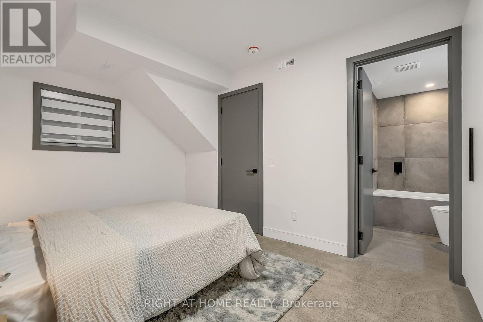 1169 Davenport Road — photo 21