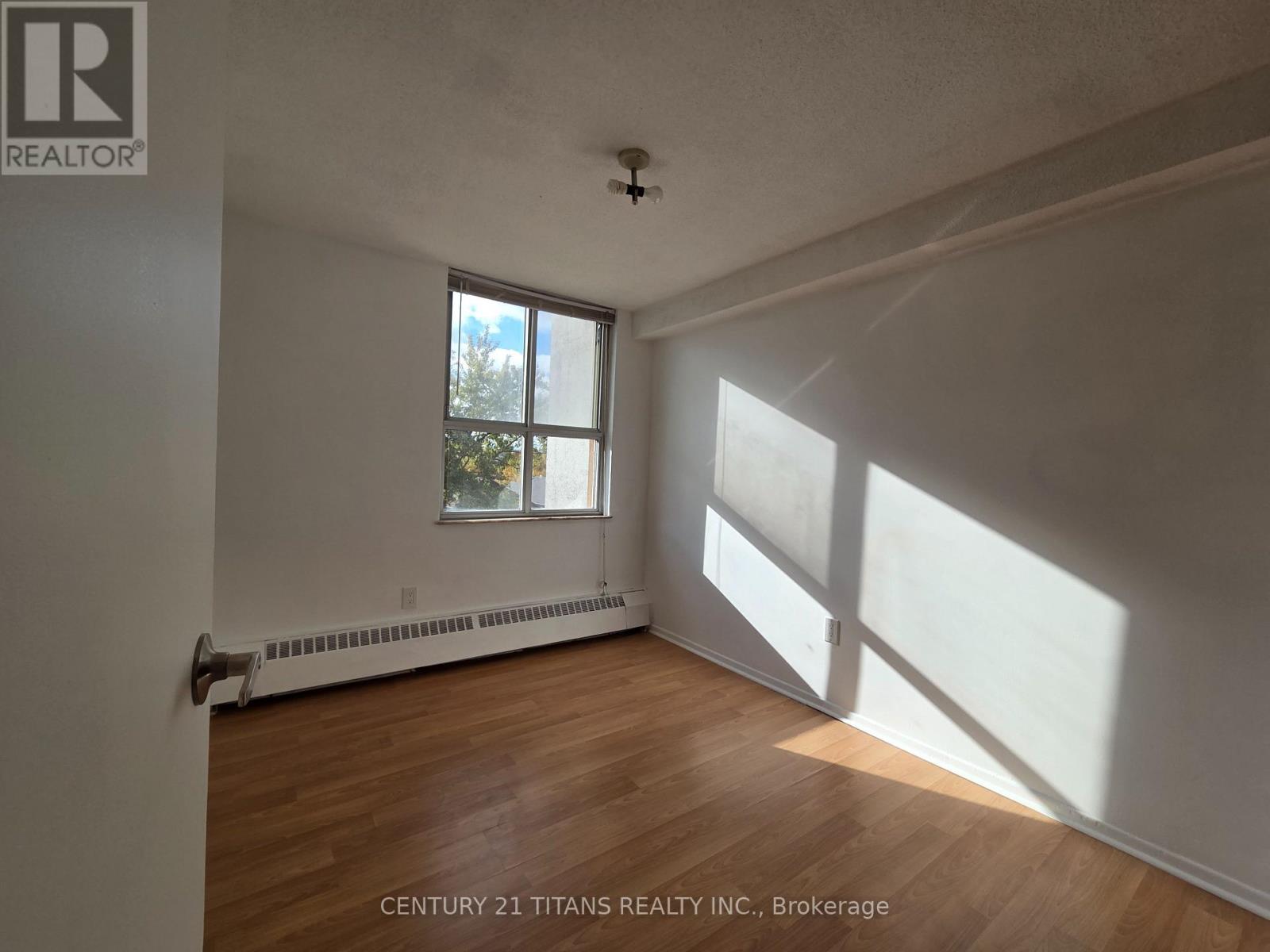 510- 270 Palmdale Drive, Toronto, ON photo 13
